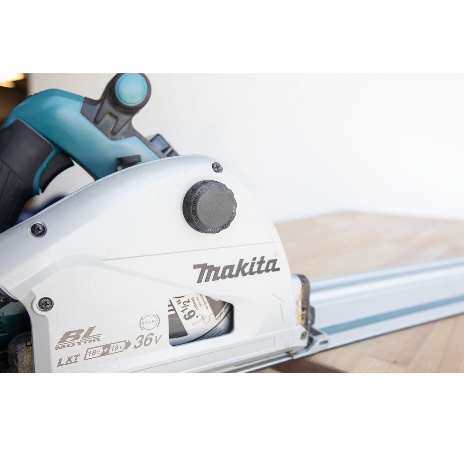 TagVault: Surface Mount for AirTag - Black and White