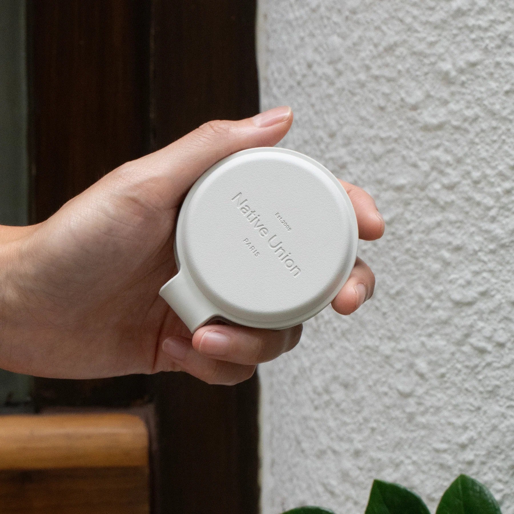 Voyage 2-in-1 Magnetic Wireless Travel Charger