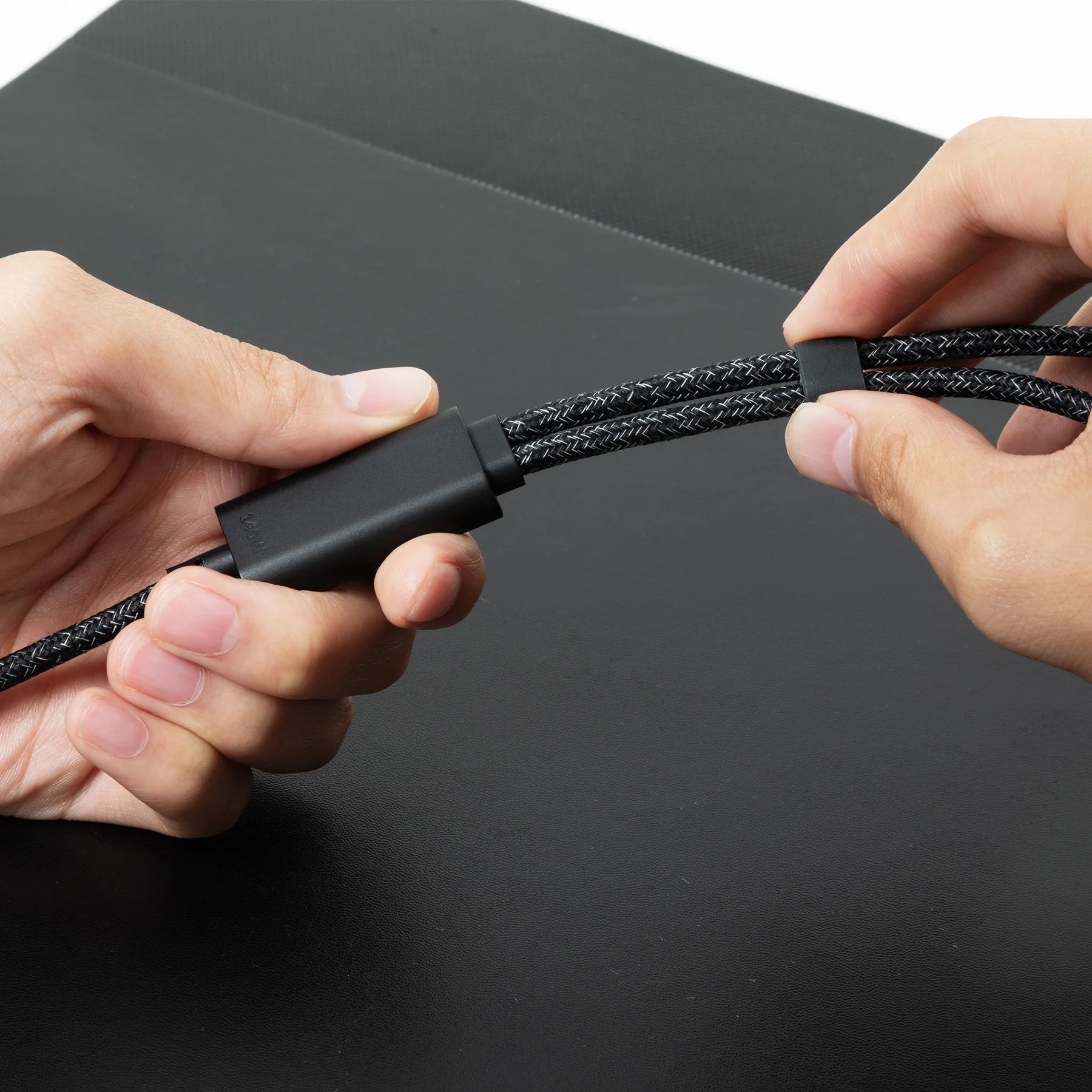 Belt Cable 2-in-1 USB-C to USB-C & USB-C Cable (140W)