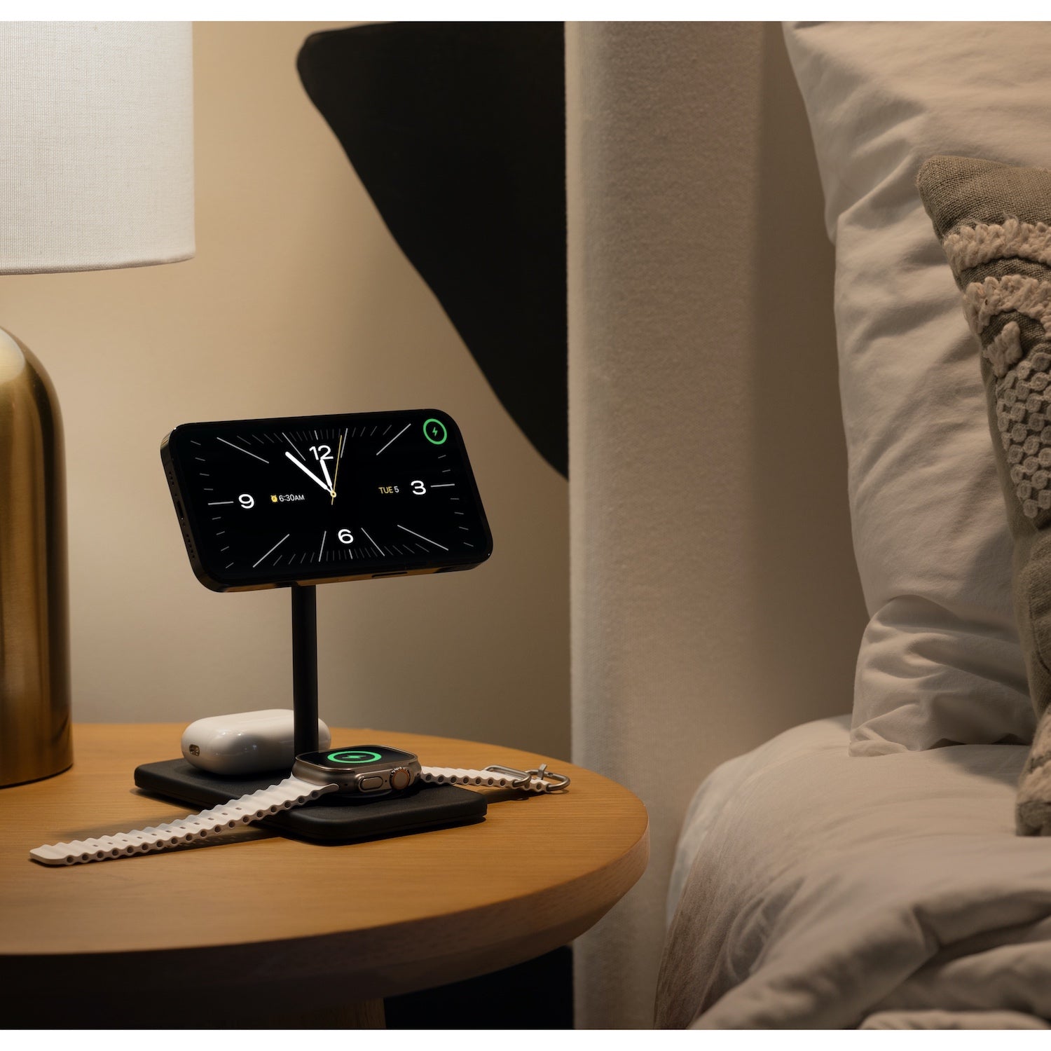 HiRise 3 Deluxe 3-in-1 charging stand