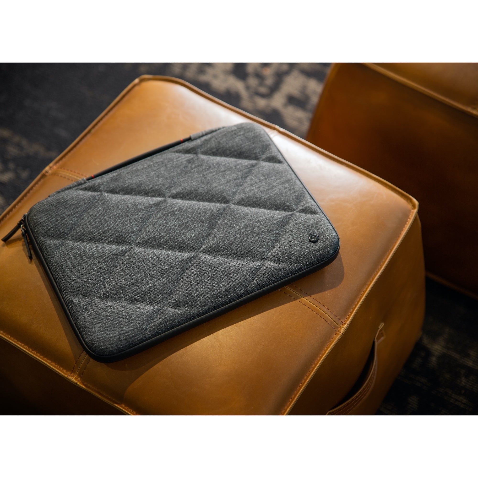 SuitCase for MacBook Pro 16-inch M1/M2/M3 - Dark Grey