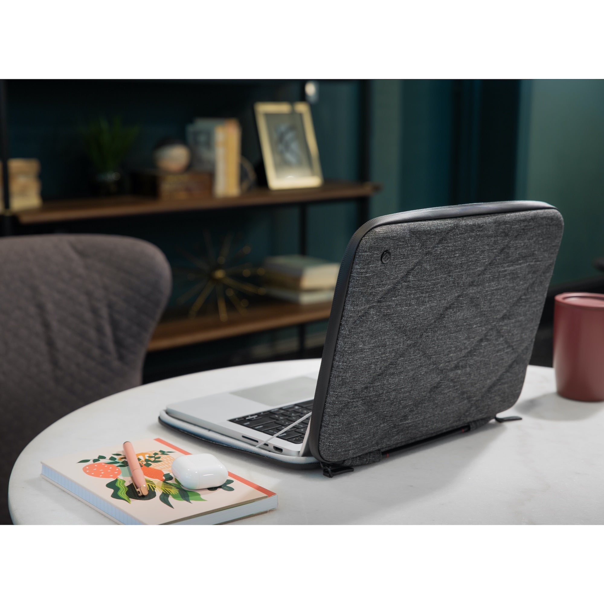 SuitCase for MacBook Pro 14-inch M1 - Dark Grey