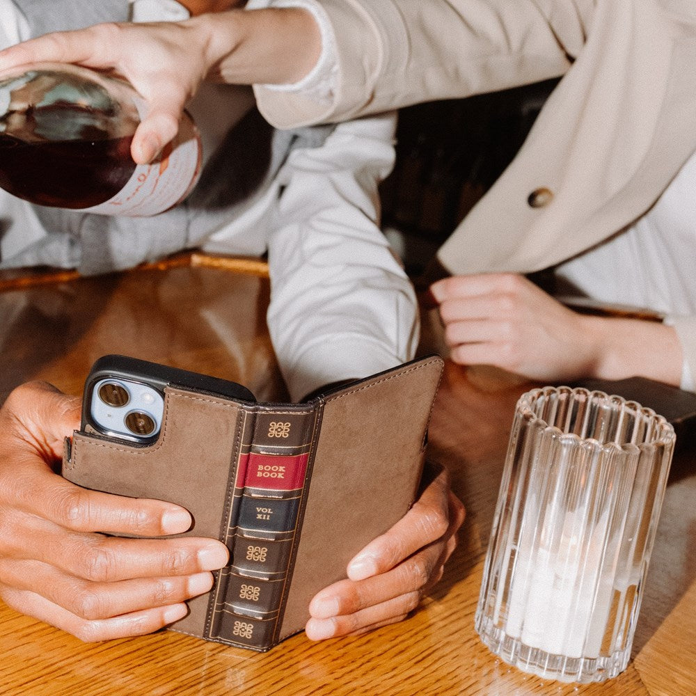 BookBook for iPhone 15 - Brown